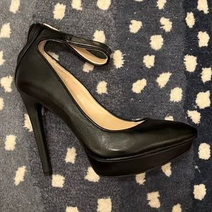 Jessica Simpson Size 9 Black Heels with Box